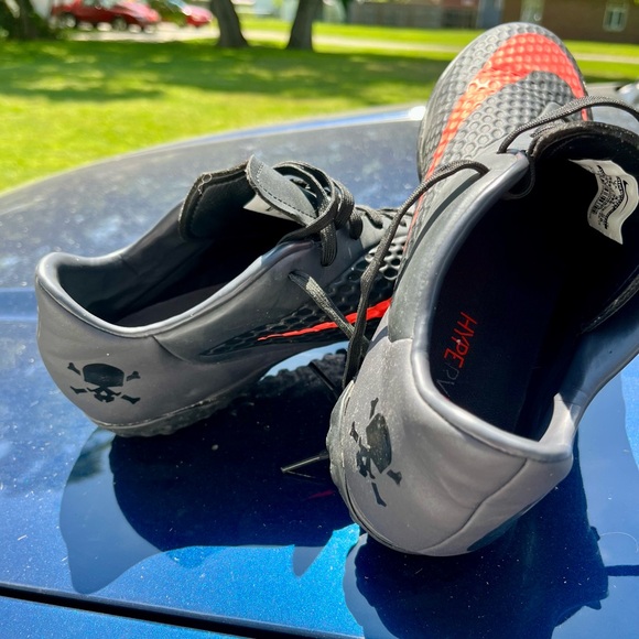 Nike women’s hypervenom - Picture 2 of 2